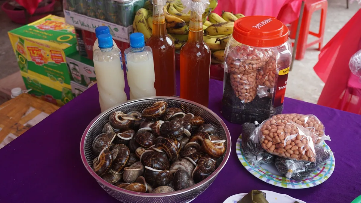 Ốc lèn và rượu đoác
